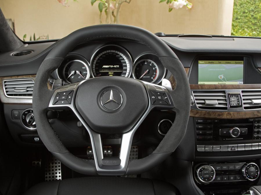  Mercedes-Benz CLS63 AMG 2010 года  (US) (фото 42 из 77)